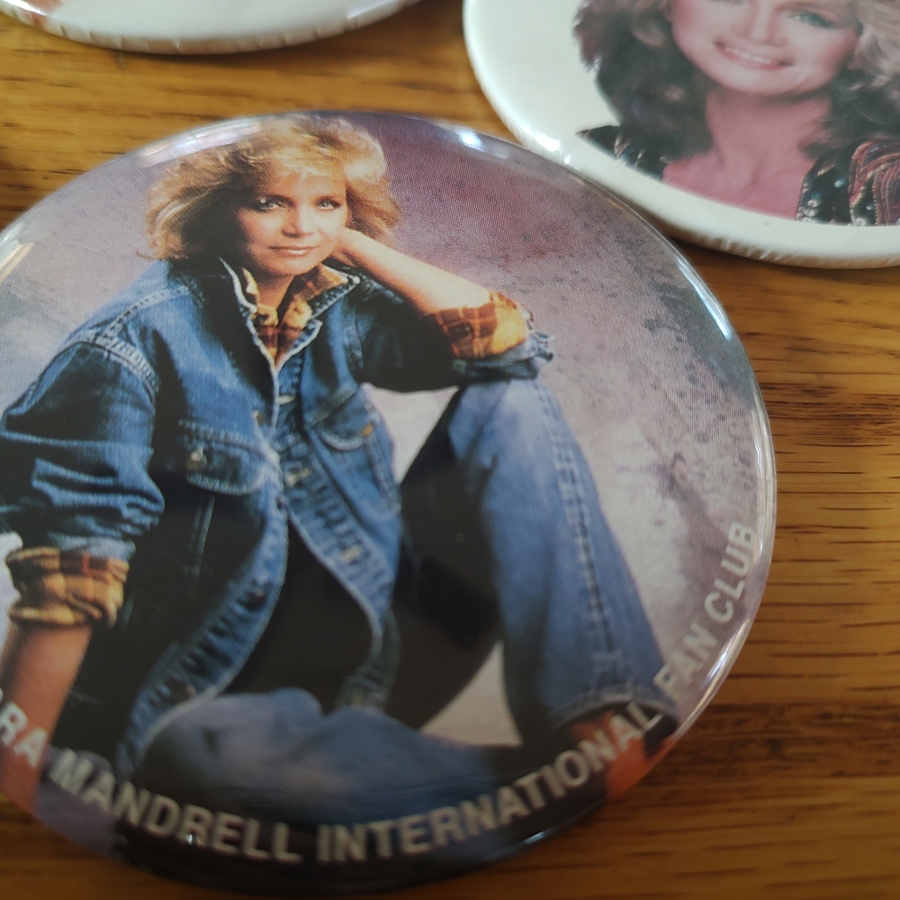 Vintage Barbara Mandrell Fan Button Collection - Picture 3 of 8